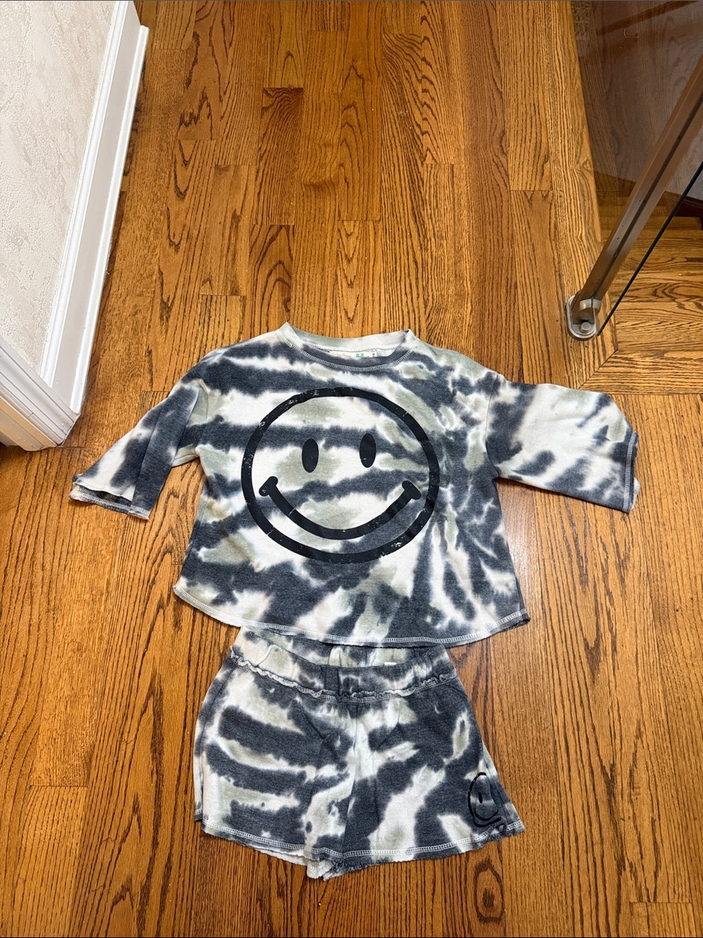 Vintage Havana Black & White Tie-Dye Smiley Top and Shorts